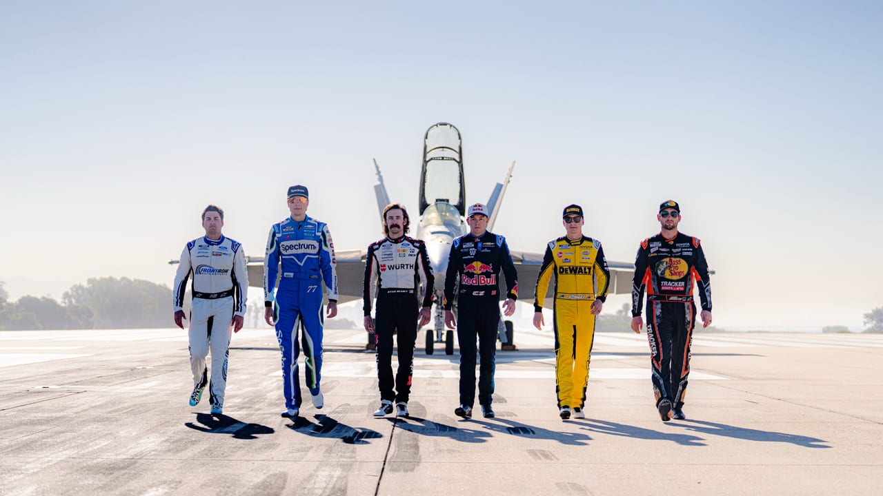 Дивитися фільм NASCAR vs. Navy: The San Diego Mini Movie 2026 онлайн Дивитися фільм NASCAR vs. Navy: The San Diego Mini Movie 2026 онлайн