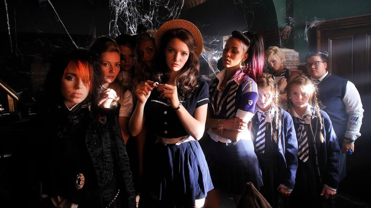 Дивитися фільм St Trinian's 2: The Legend of Fritton's Gold 2009 онлайн Дивитися фільм St Trinian's 2: The Legend of Fritton's Gold 2009 онлайн