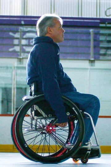 Дивитися фільм Ice Gold: A Journey from Worst to First 2026 онлайн Дивитися фільм Ice Gold: A Journey from Worst to First 2026 онлайн