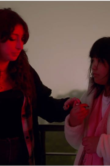 Дивитися фільм Girls Own the Void 2026 онлайн
