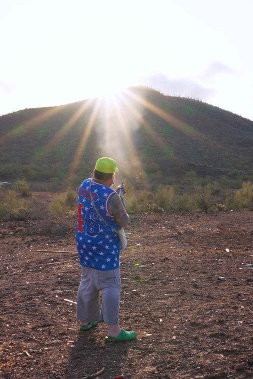 Watch KING HILLBILLY SHOOTS THE SUN: Nocturnal millionaire against the daytime 2026 online